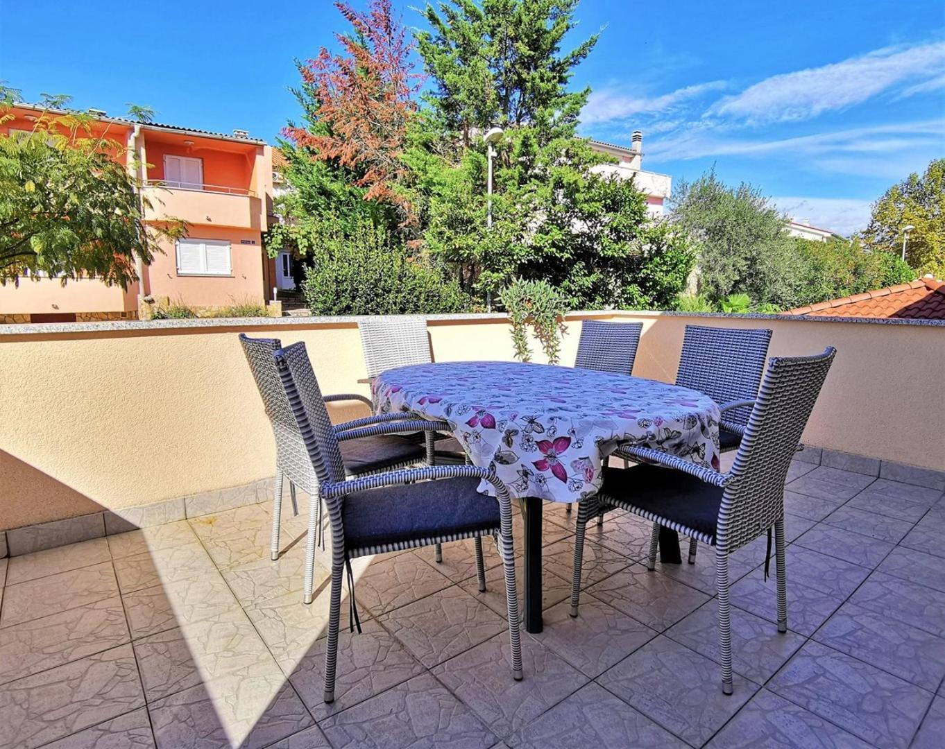 Apartments Nevenka K. Čižići Buitenkant foto