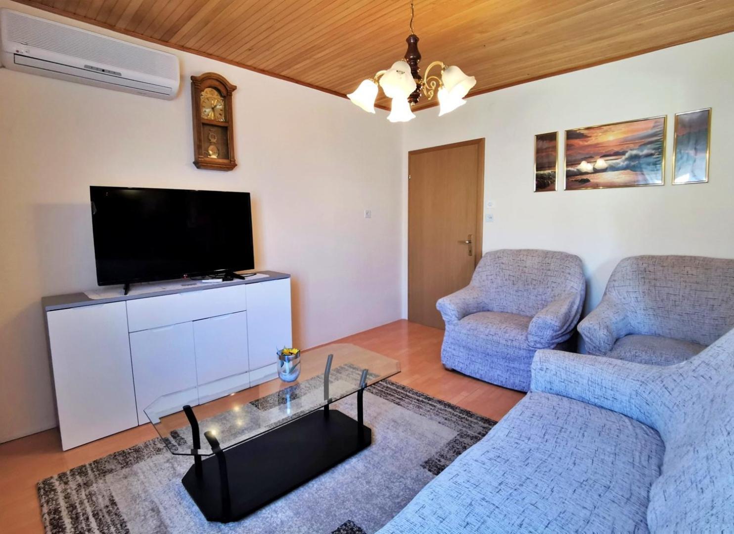 Apartments Nevenka K. Čižići Buitenkant foto